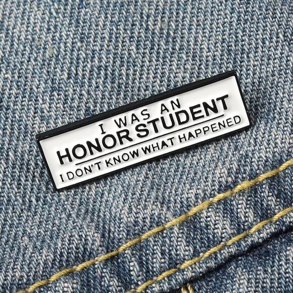 HONOR STUDENT Collectibe Enamel Pin NEW! 996A4 - Picture 1 of 3